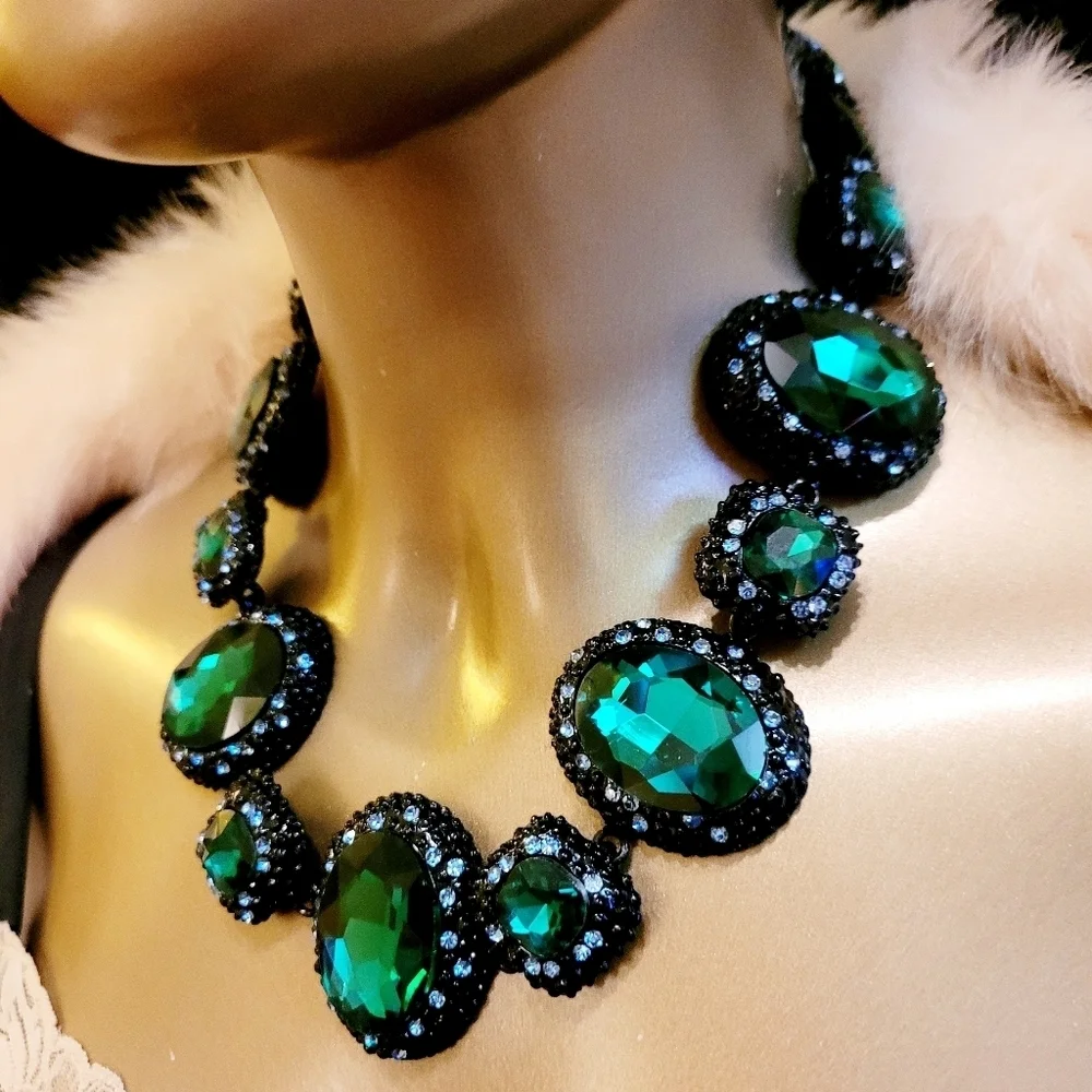 Vintage Estate Baroque Runway Green & Blue Austrian Crystal Statement Ne…
